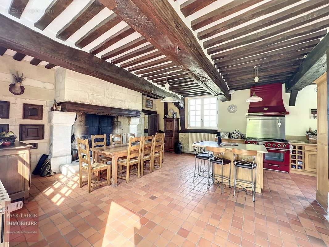 Maison à SAINT-PIERRE-SUR-DIVES