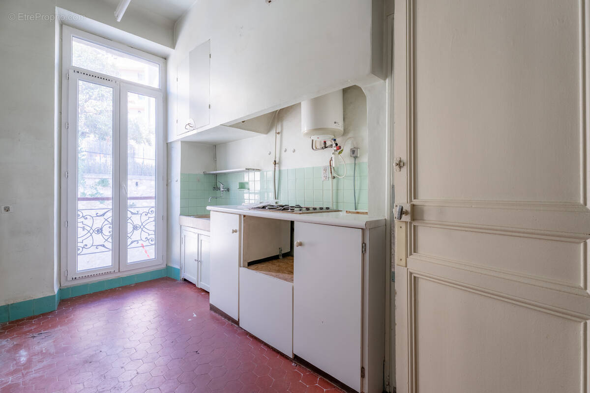 Appartement à MARSEILLE-4E