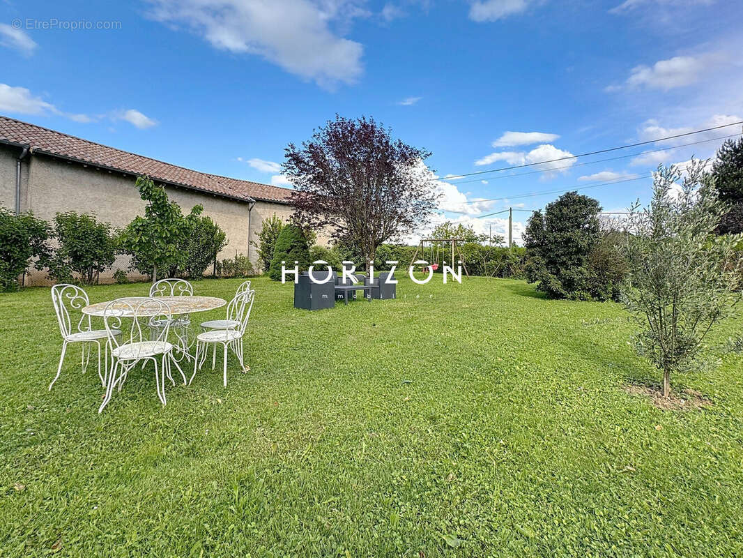 Maison à PEYZIEUX-SUR-SAONE