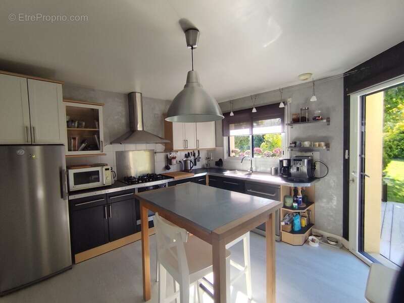 Maison à SAINT-JACUT-LES-PINS