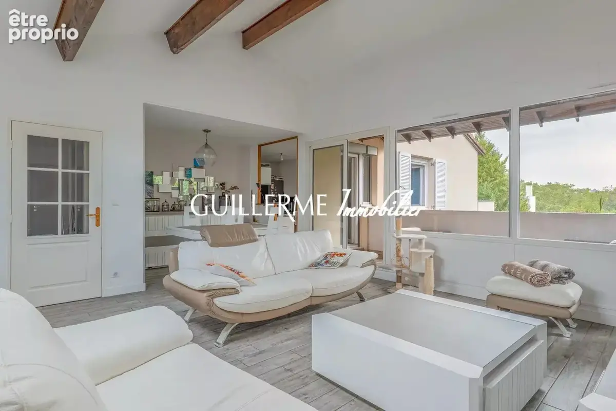 Dardilly – Duplex 3 Chambres– Deux balcons, garage & cave - photo 2