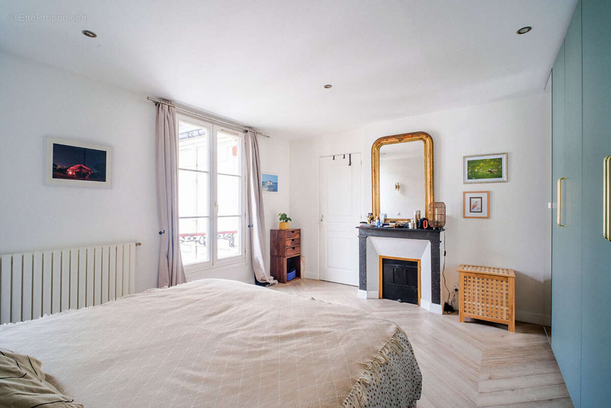 Appartement à PARIS-18E
