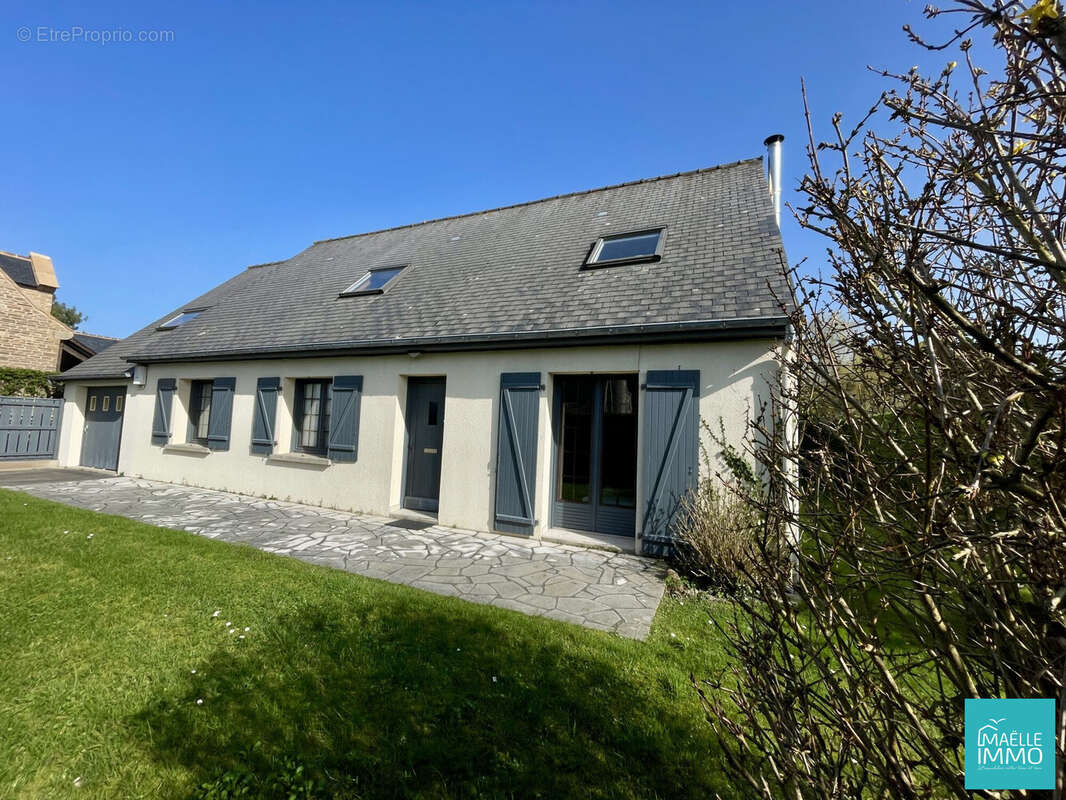 Maison à SAINT-JACUT-DE-LA-MER