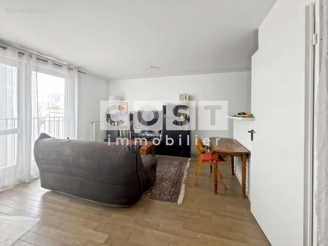 Appartement à COLOMBES