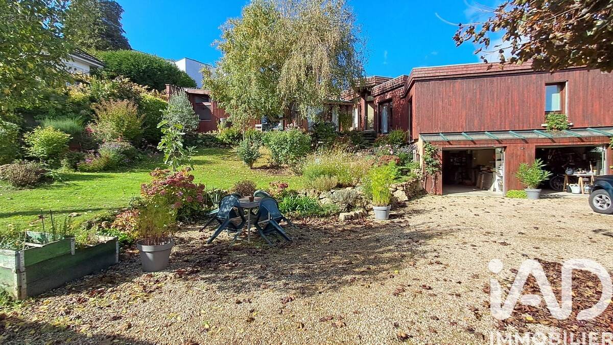 Photo 1 - Maison à BURES-SUR-YVETTE