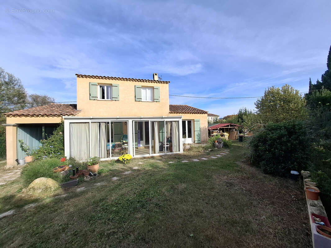 Maison à FONTVIEILLE