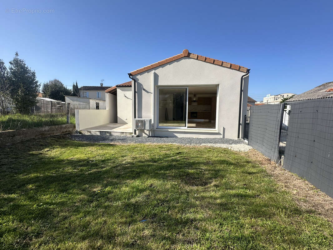 Maison à SAINTES