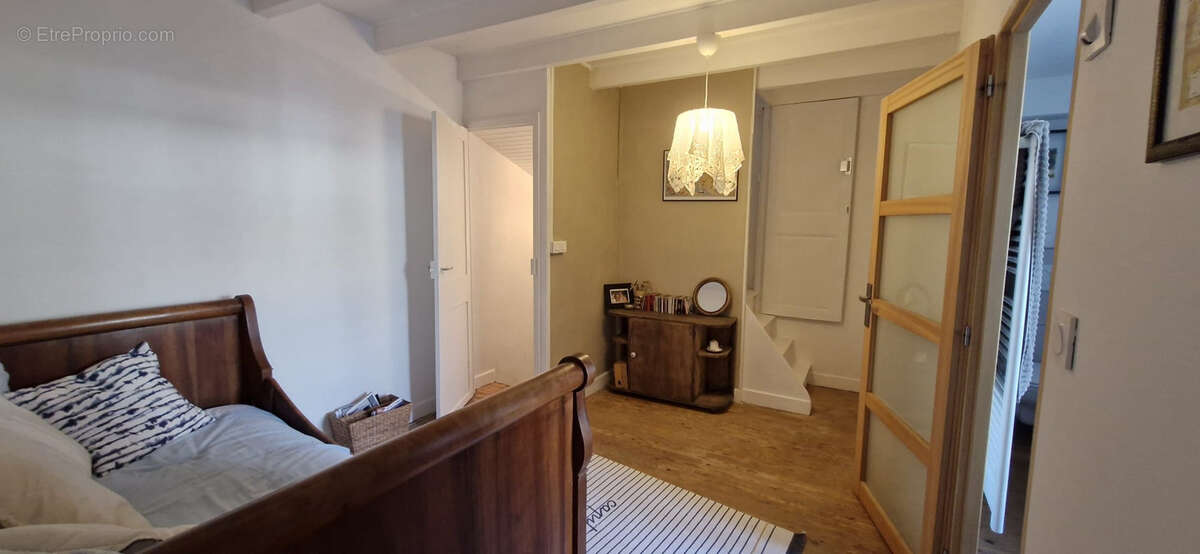 Maison à MORTAGNE-SUR-GIRONDE