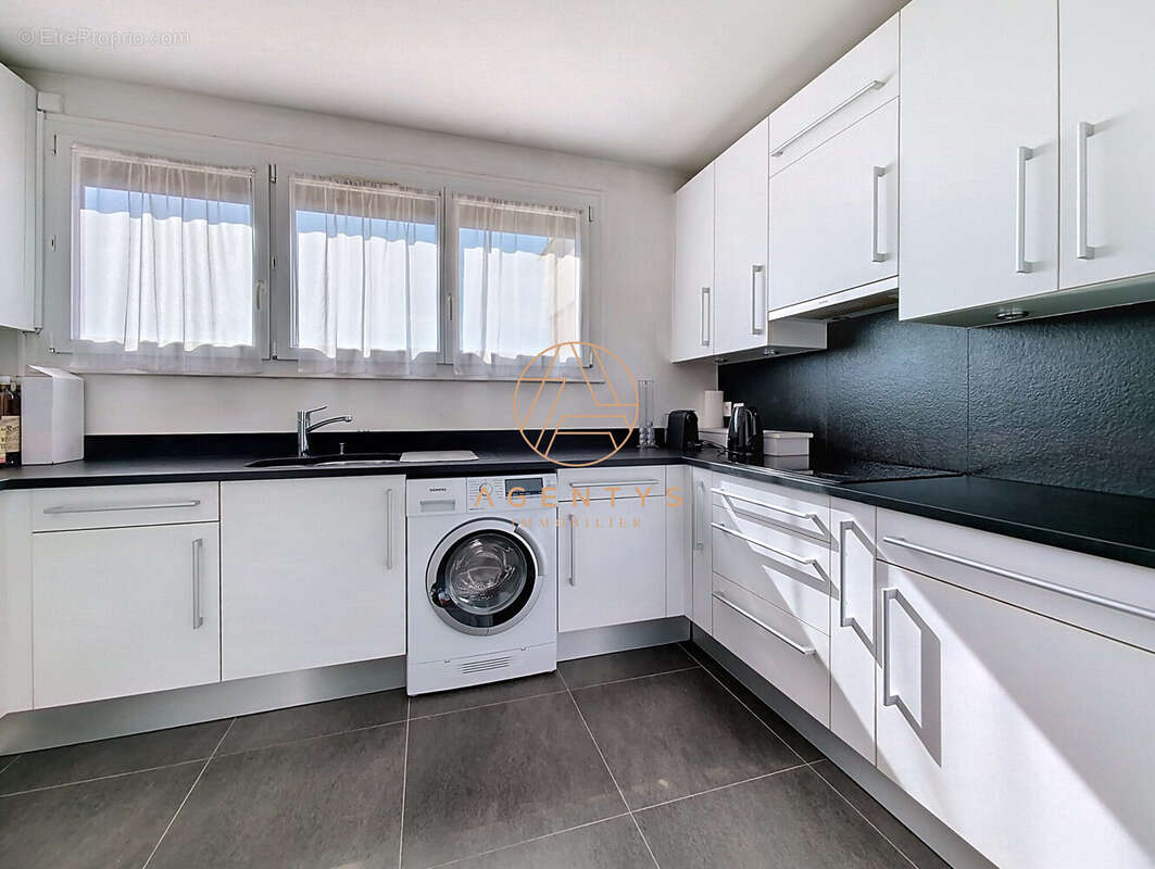 Appartement à SAINT-MAUR-DES-FOSSES