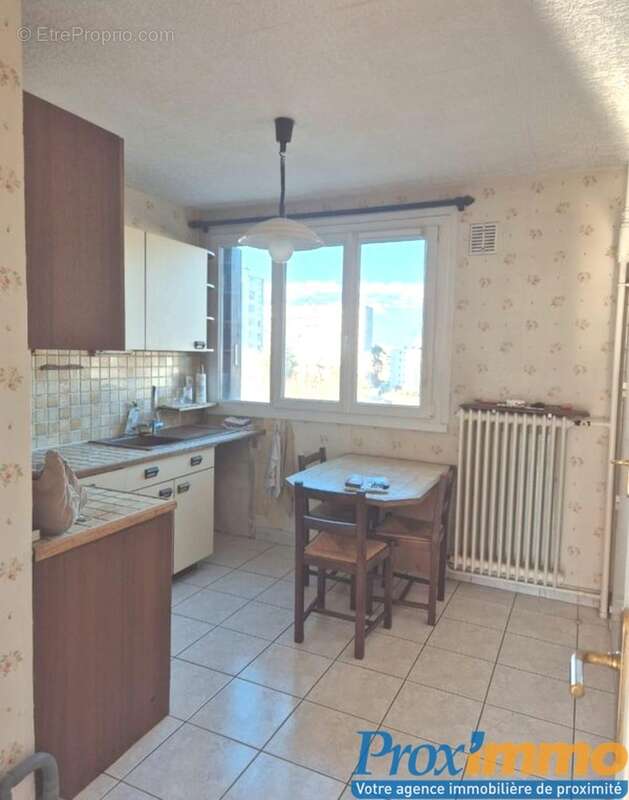 Appartement à SAINT-MARTIN-D'HERES