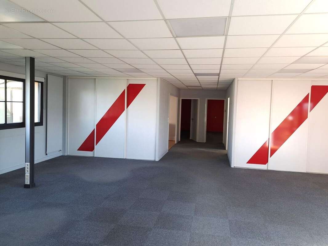 Photo 2 - Commerce à MAYENNE