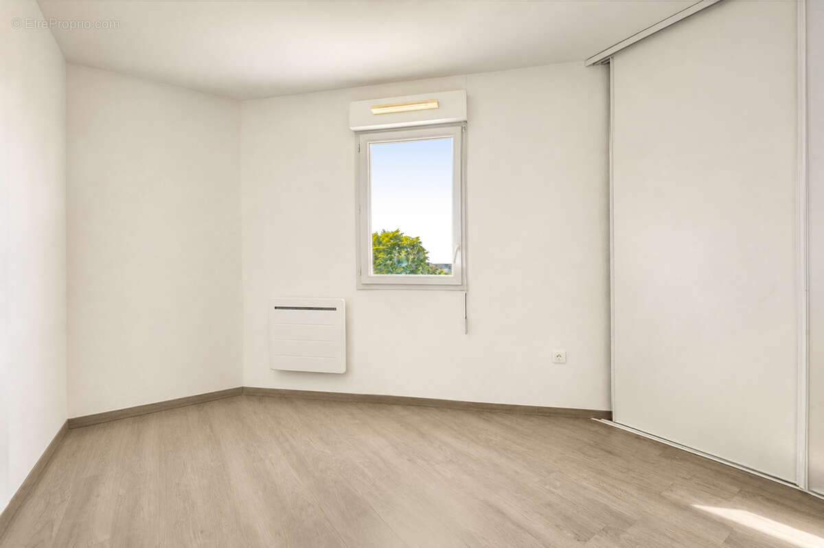 En exclusivité !  Appartement T3 de 73 m2 situé au 3ᵉ étage, dans le quartier du Grand Selve. - photo 9