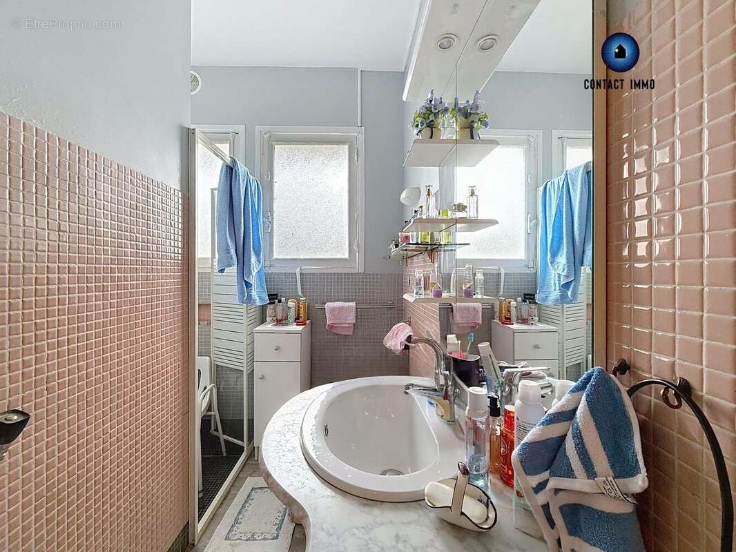 Maison à SAINT-PANTALEON-DE-LARCHE