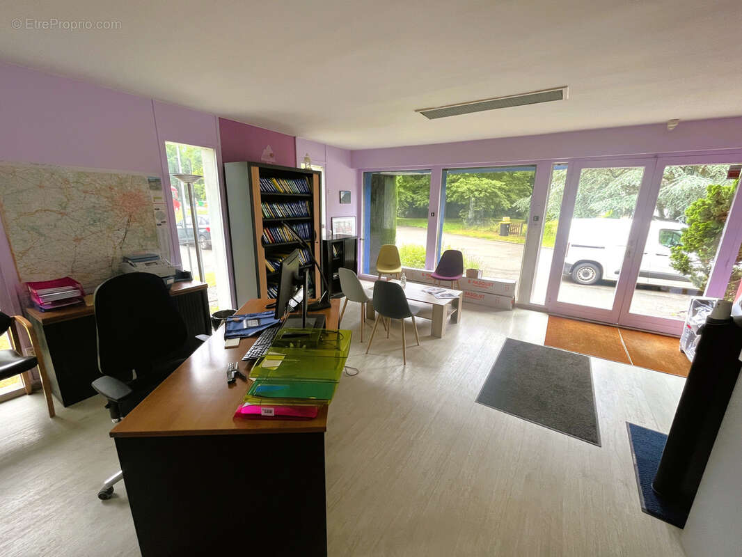 Commerce à NOGENT-LE-PHAYE