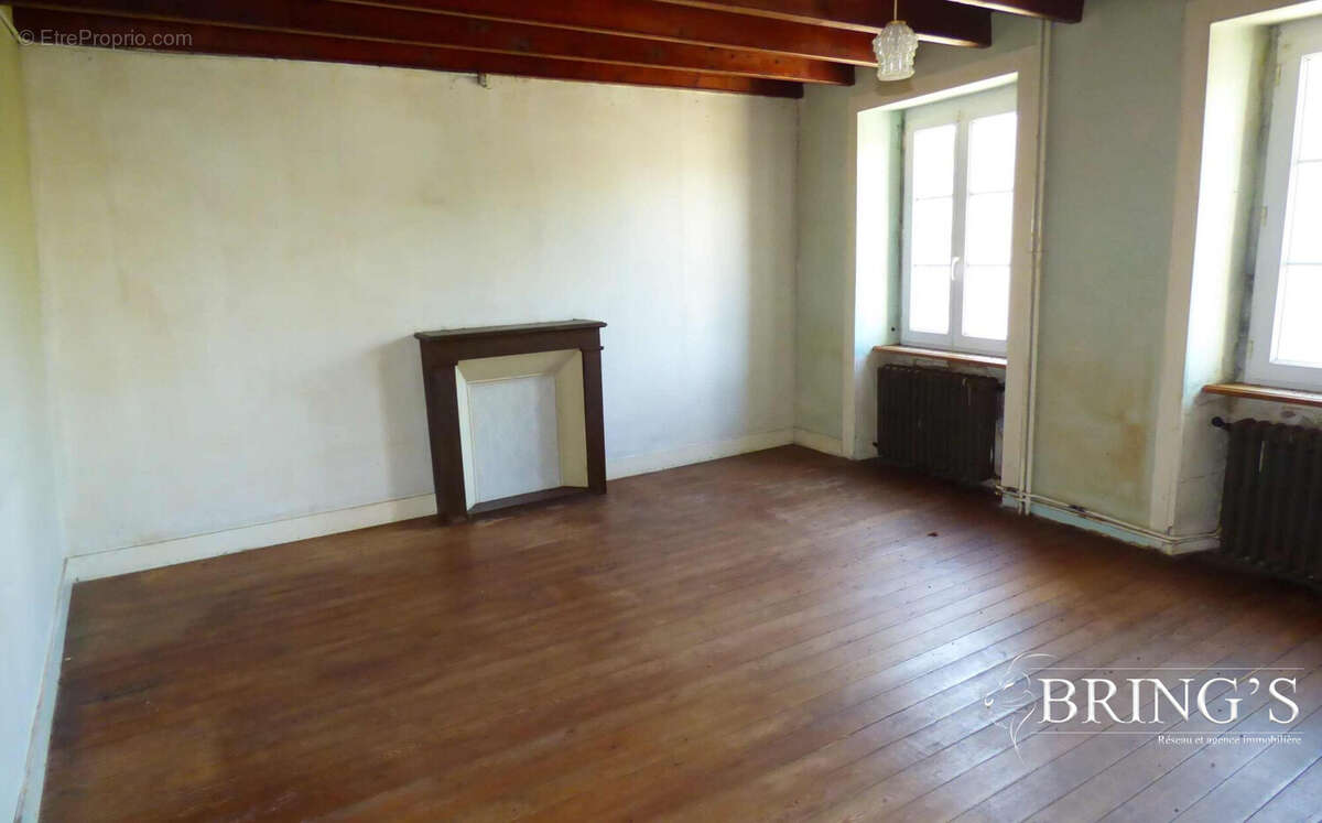 Maison à NOTRE-DAME-DE-CENILLY