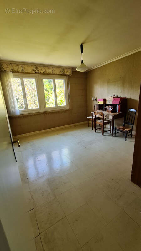 Maison à VERRIERES-LE-BUISSON