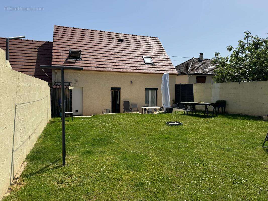 Maison à SAINT-JUST-EN-CHAUSSEE
