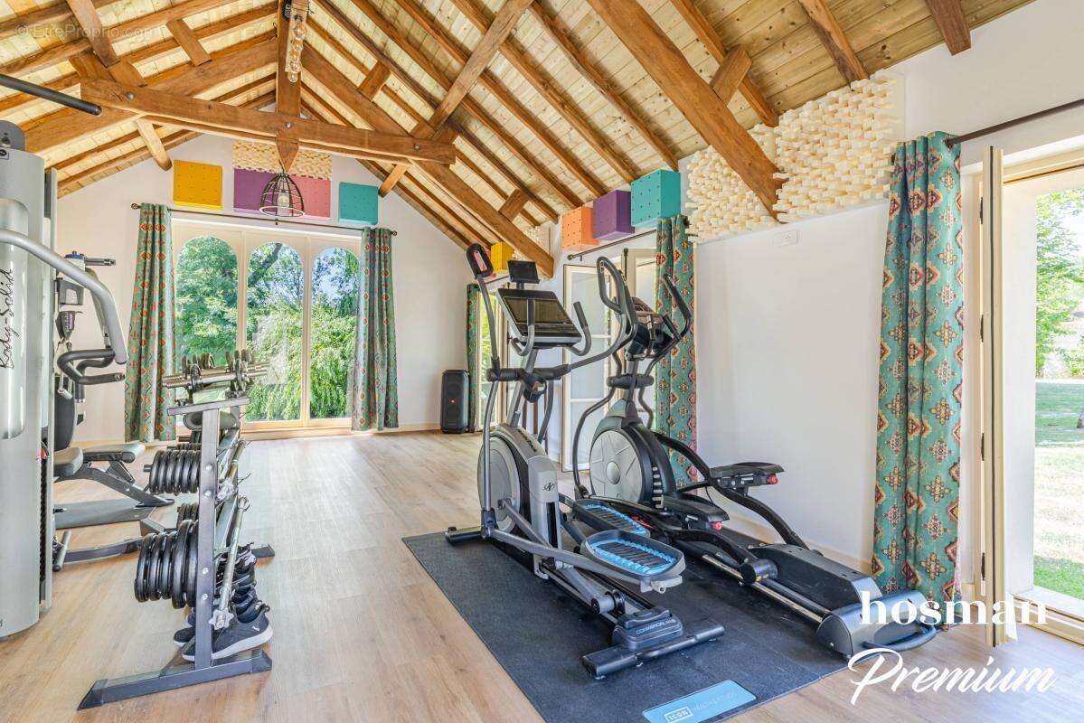Demeure d'exception - 500 m² habitables sur un parc de 4 175 m² - 10 pièces - Piscine et salle de sport - photo 23