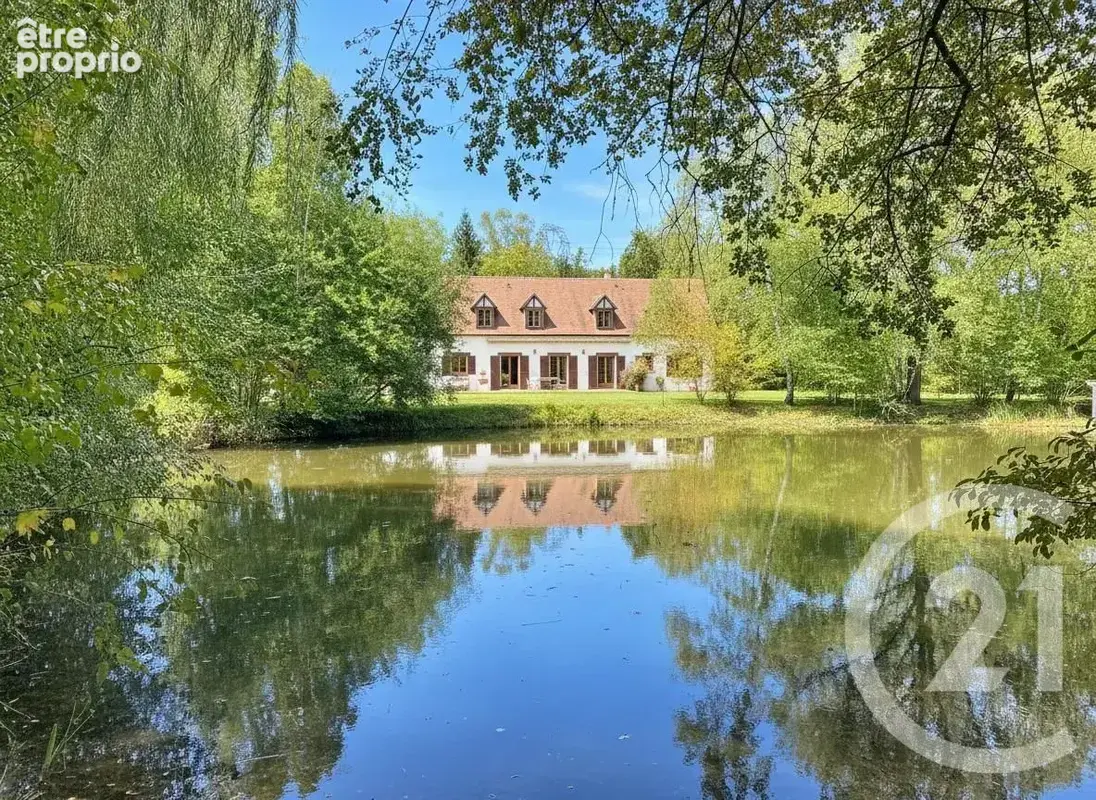 Maison 7 pièces 257 m² à vendre à La Ferte-Saint-Aubin (45240) - photo 5