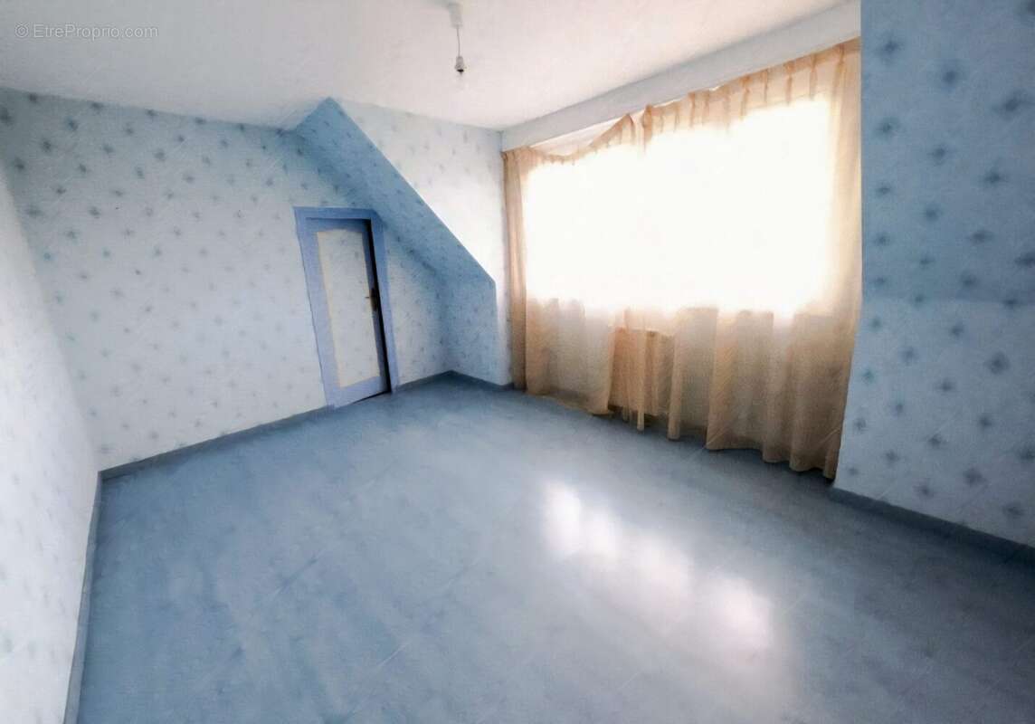 Maison à JANZE