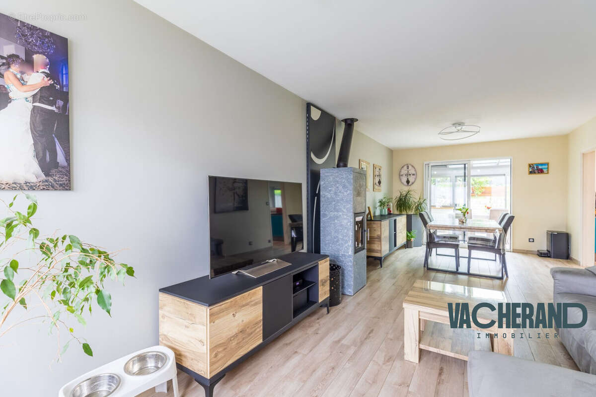 Maison 130 m² à Ennetieres-En-Weppes  - photo 2