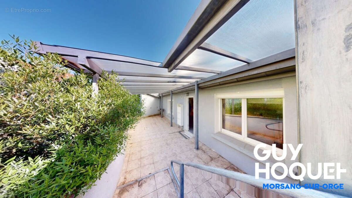 Maison à SAINTE-GENEVIEVE-DES-BOIS