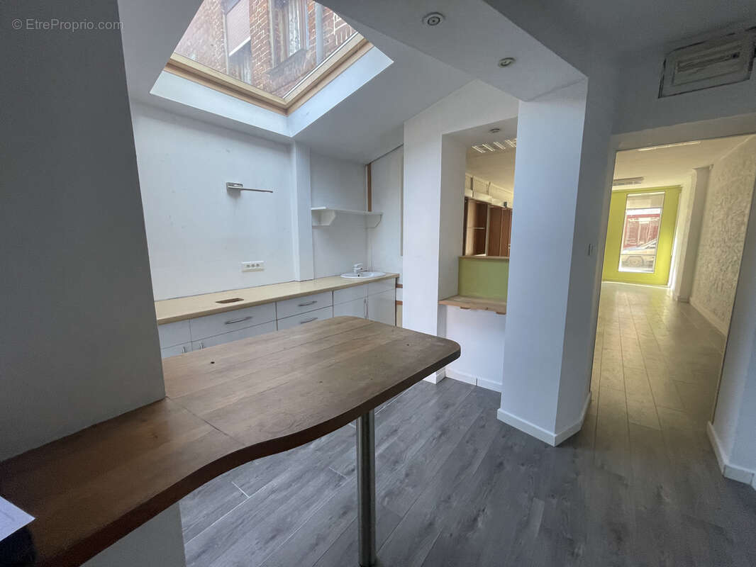 Commerce à AVESNES-LE-COMTE