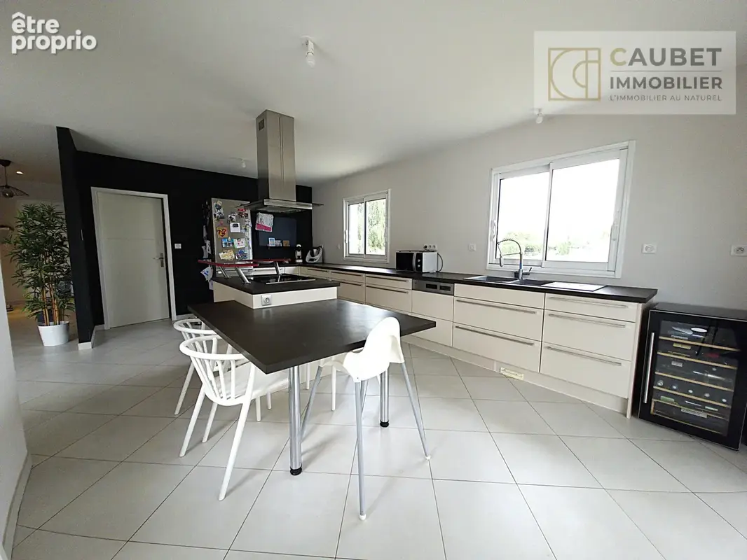SOUES – Maison 5 pièces de plain-pied de 147m² avec piscine et sous-sol – DPE A - photo 6