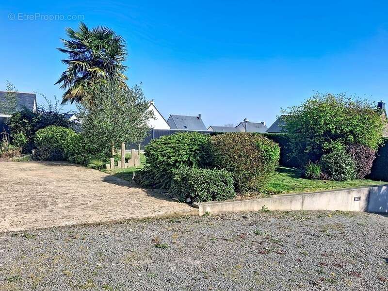 Maison t6 de 106 m2 - avec jardin sans vis a vis de 692 m2 et garage - 35310 cintre / 35160 talensac / 35160 montfort sur meu /  - photo 2