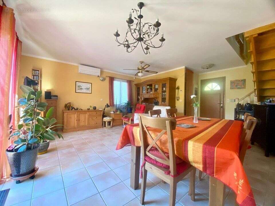 T4 de 96m2+ TERRAIN 632m2 / SAINT MITRE - Maison à MARSEILLE-13E
