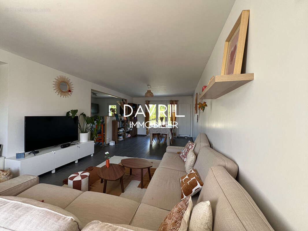 Maison à CHANTELOUP-LES-VIGNES