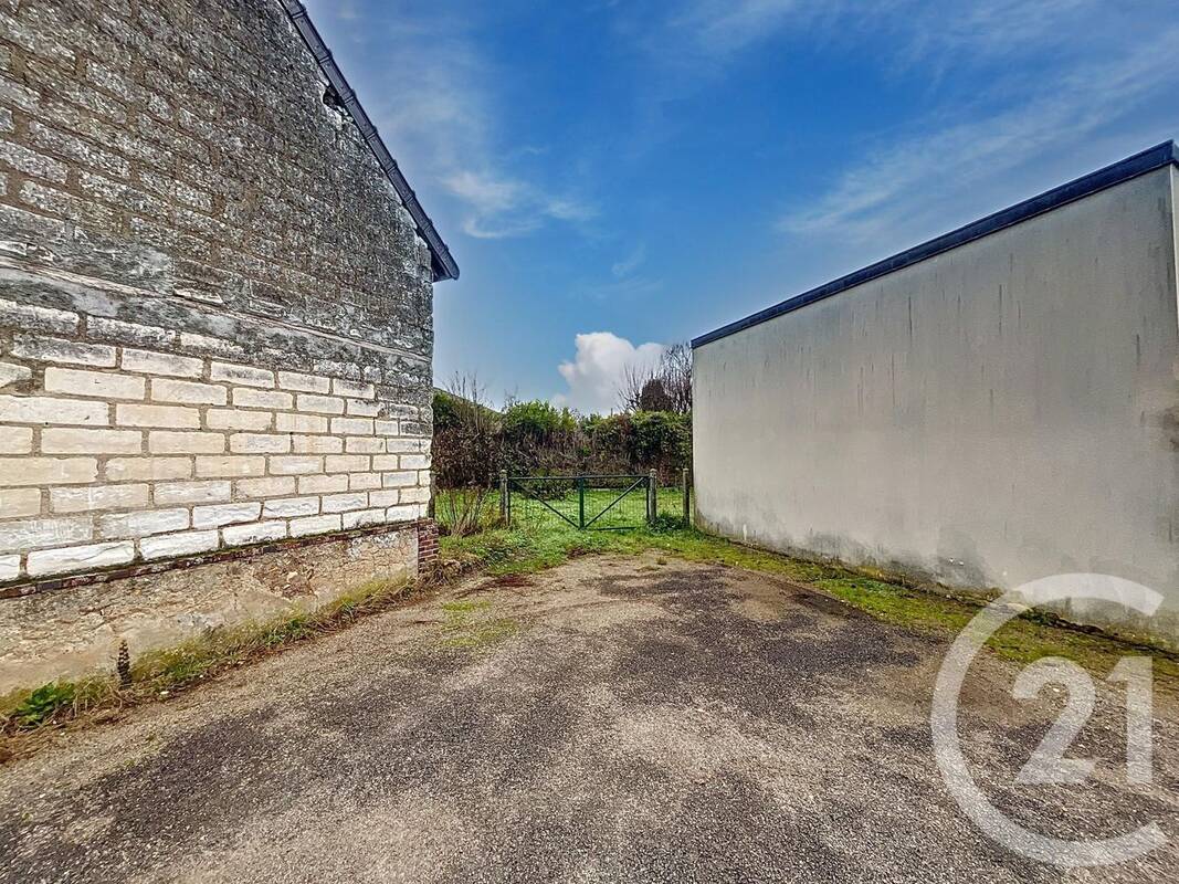 Terrain à MALAY-LE-GRAND