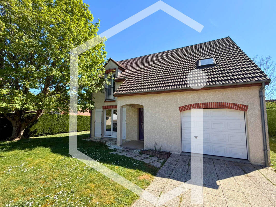 Maison à COSNE-COURS-SUR-LOIRE