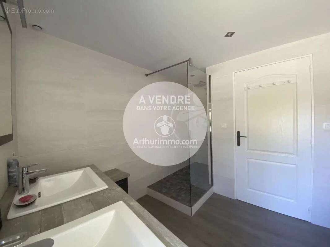 Maison à LE TEMPLE-DE-BRETAGNE