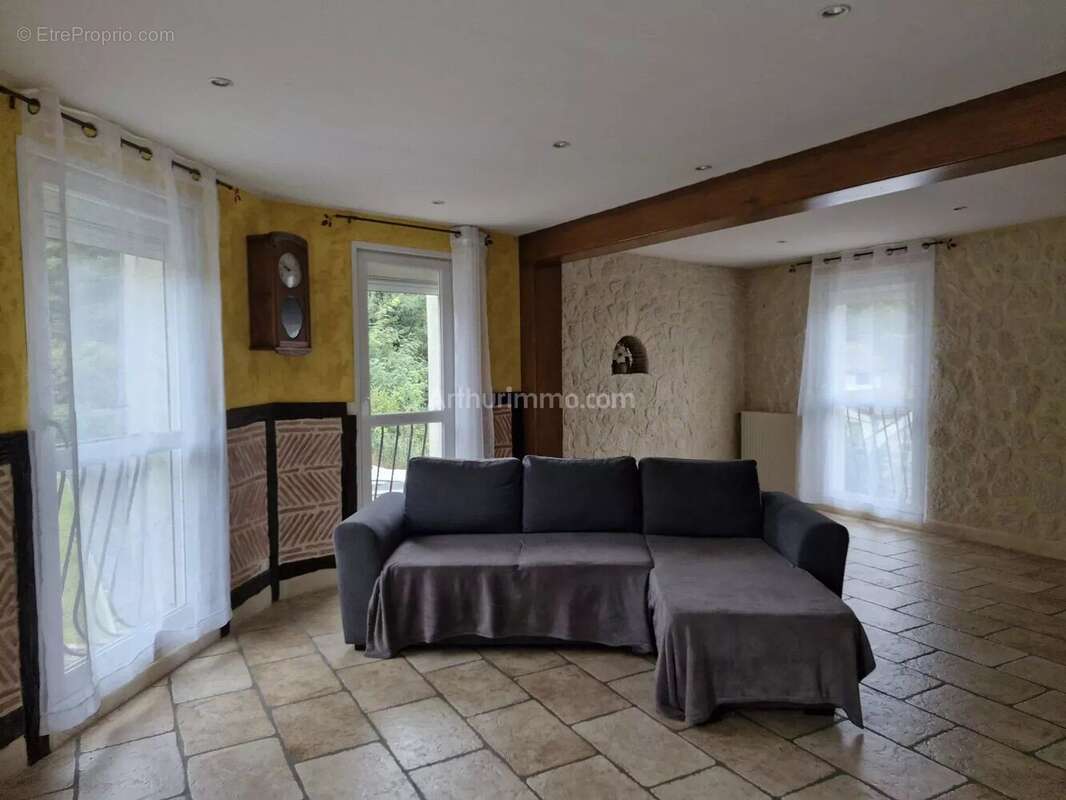 Maison à CHAMPCUEIL