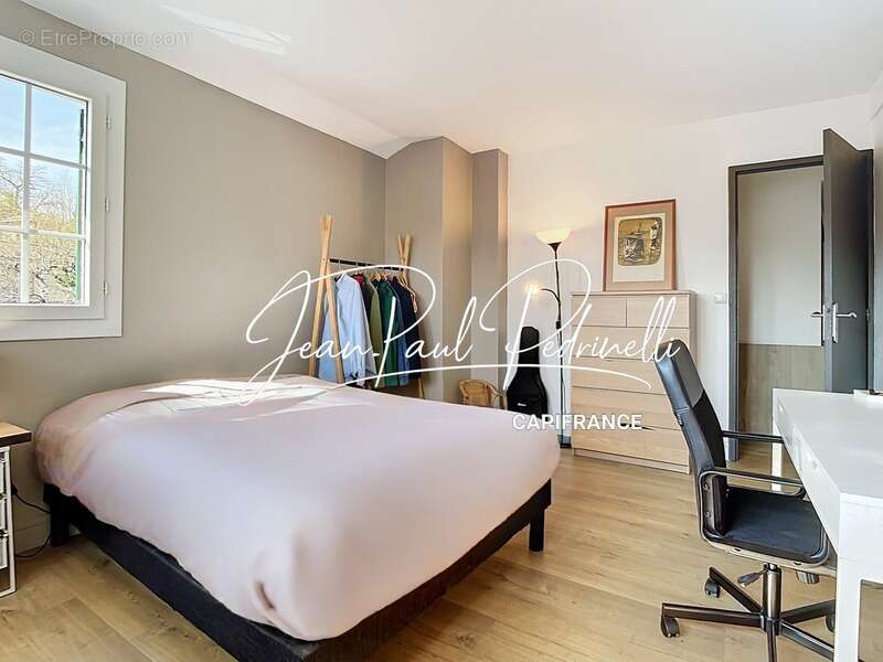 Maison à SAINT-GENIS-LAVAL