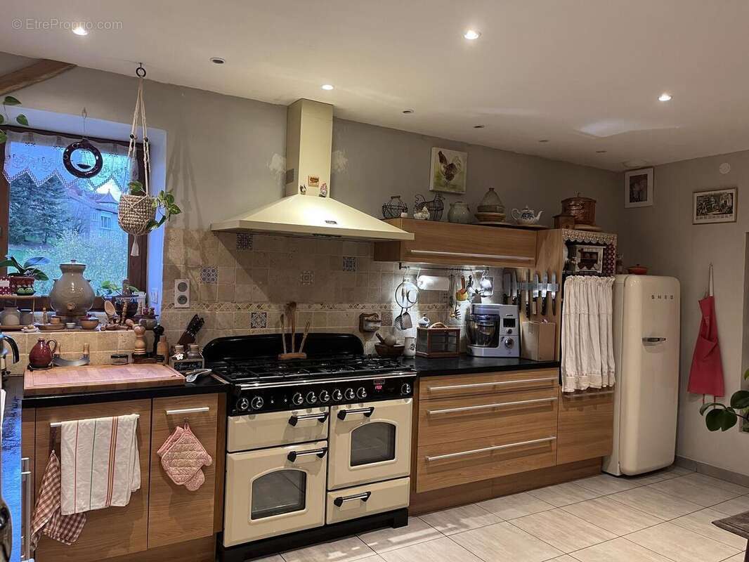 Pièce à vivre côté cuisine - Maison à LACAPELLE-MARIVAL