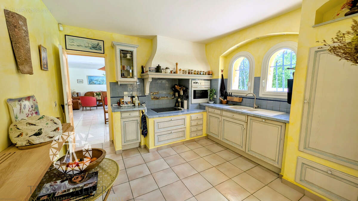 Maison à VILLELONGUE-DELS-MONTS
