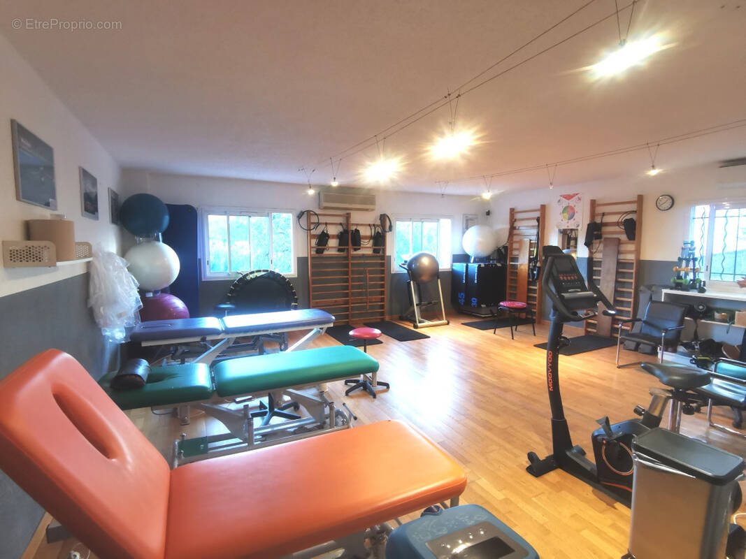 Commerce à MOUANS-SARTOUX