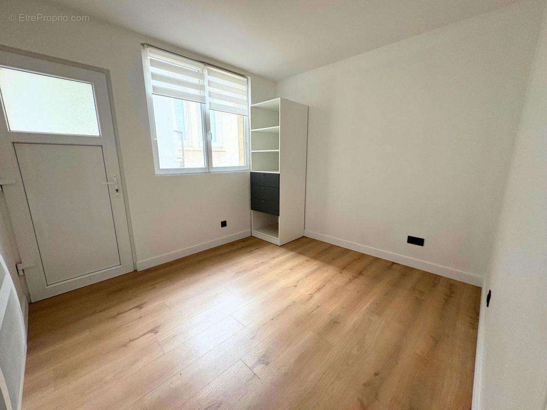 Commerce à VERSAILLES