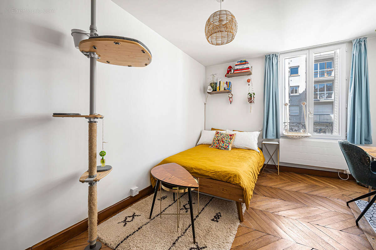 Appartement à PARIS-14E