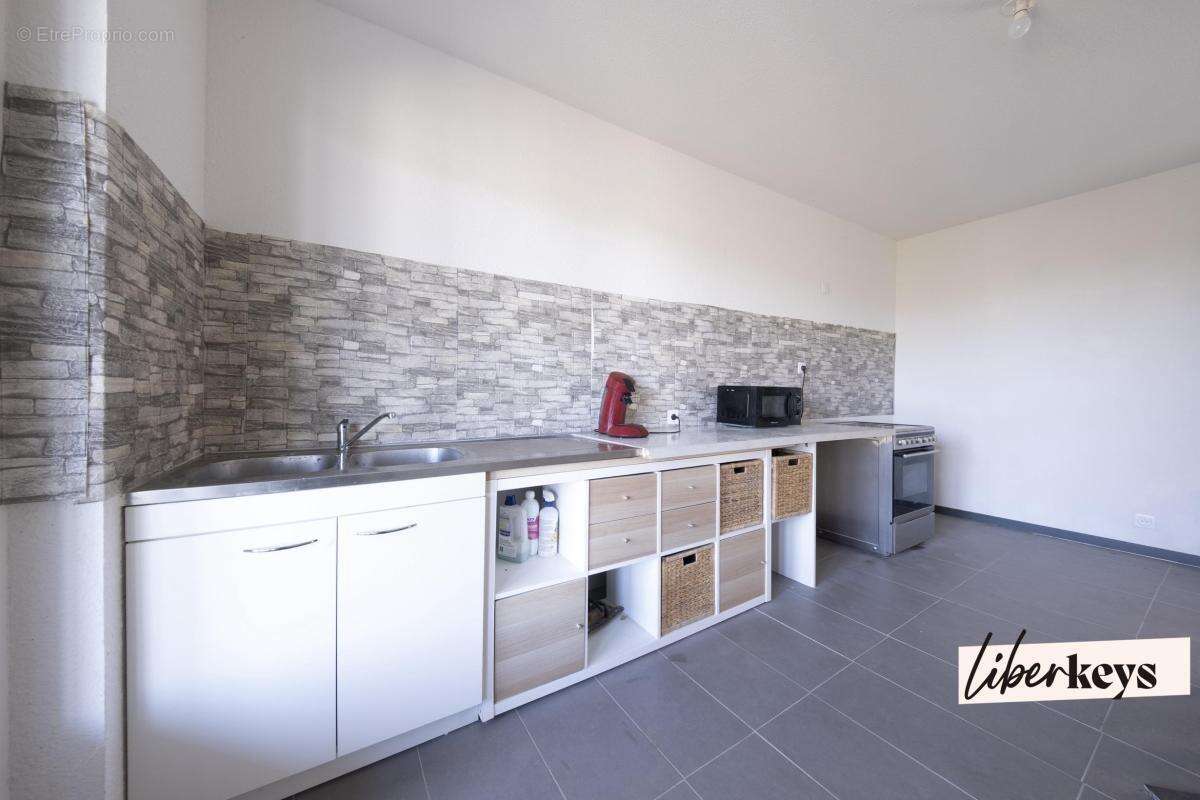 Maison à SAINT-CLAR-DE-RIVIERE