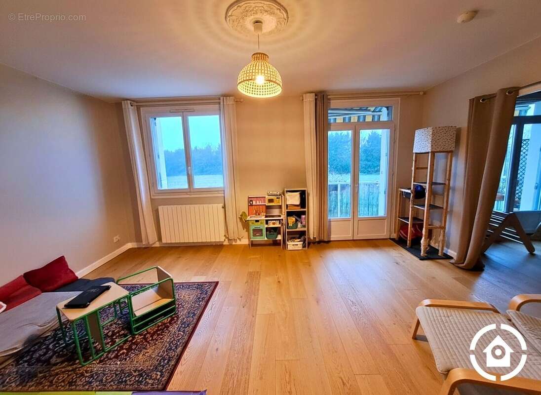 Appartement à SAINTES