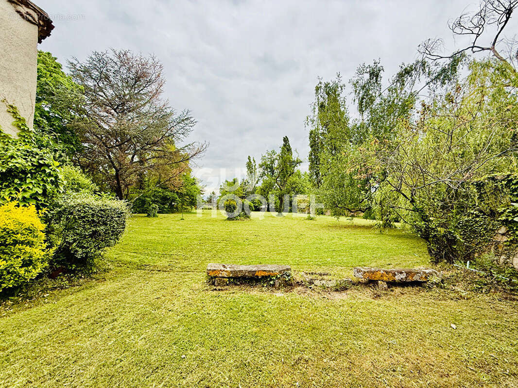 Maison à SERMENTIZON