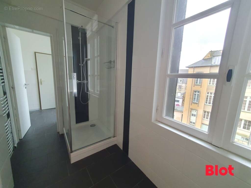 Appartement 153 m² à Fougeres  - photo 9