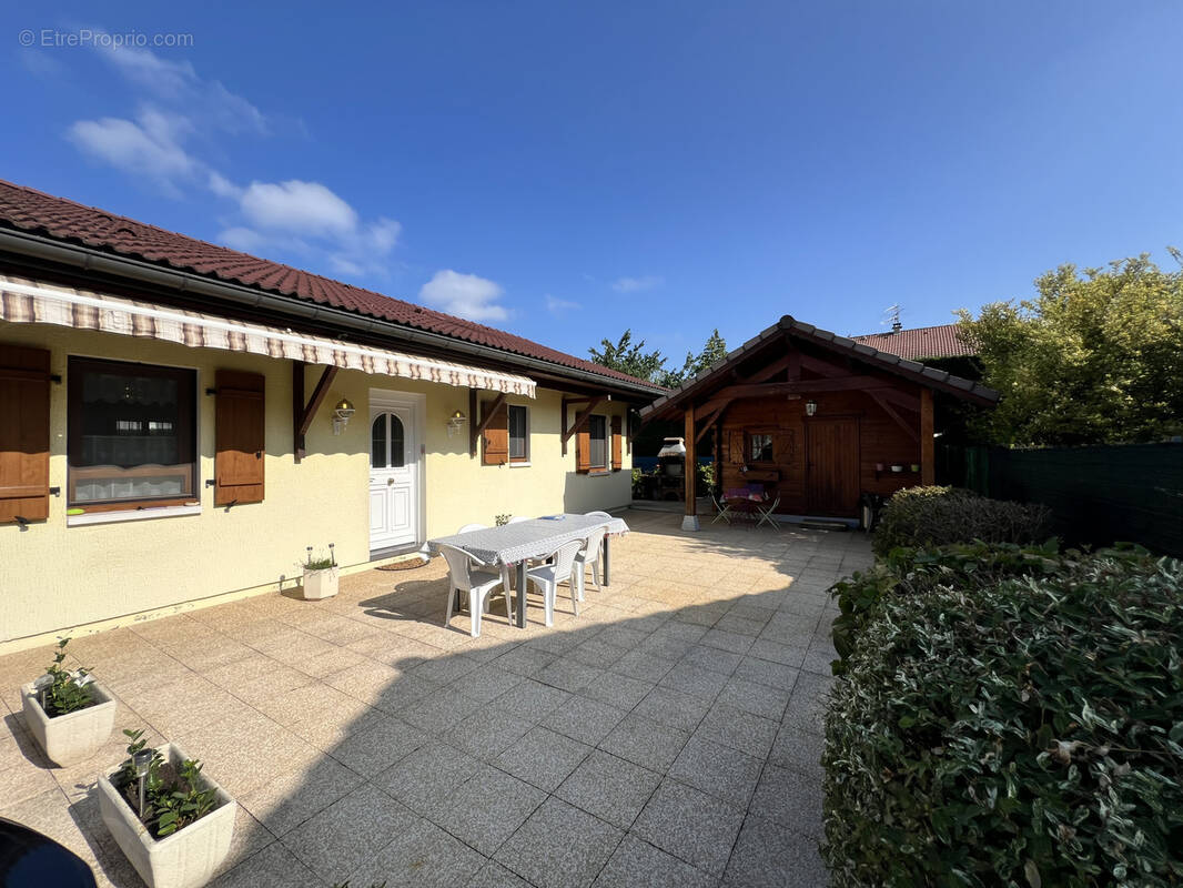 Maison à VETRAZ-MONTHOUX