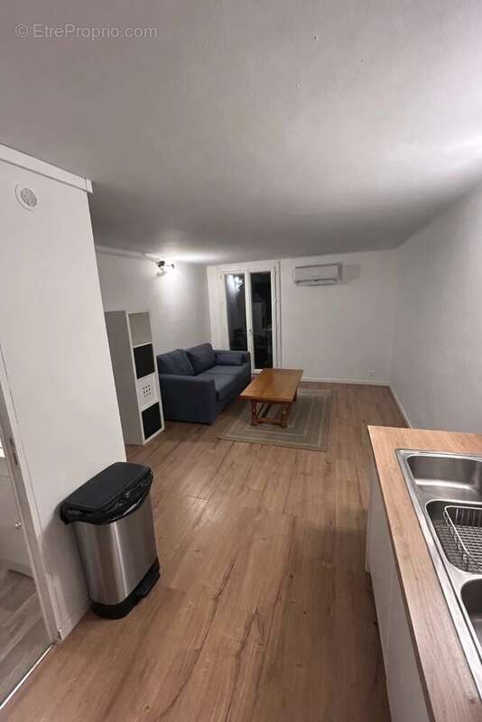 Commerce à SIX-FOURS-LES-PLAGES