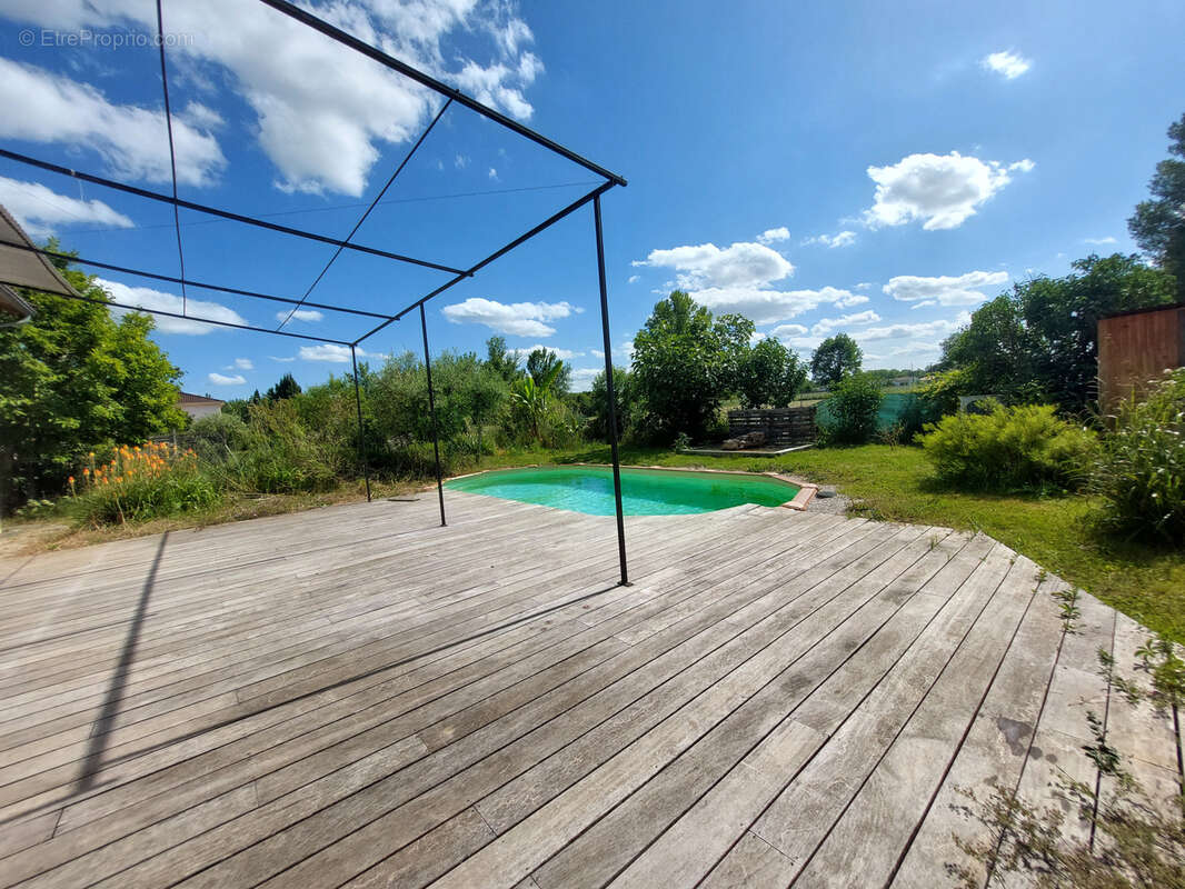 Marssac, Maison 3 pièces de 111m2 et un studio indépendant de 25m2, garages et jardin - photo 10