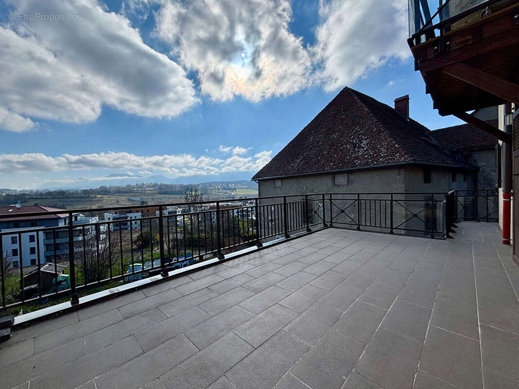 Appartement à ALLONZIER-LA-CAILLE