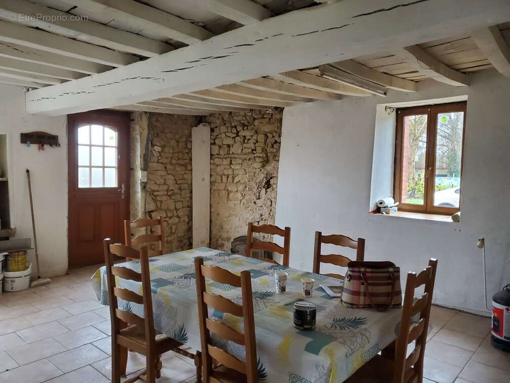 Maison à SAINT-GRATIEN-SAVIGNY